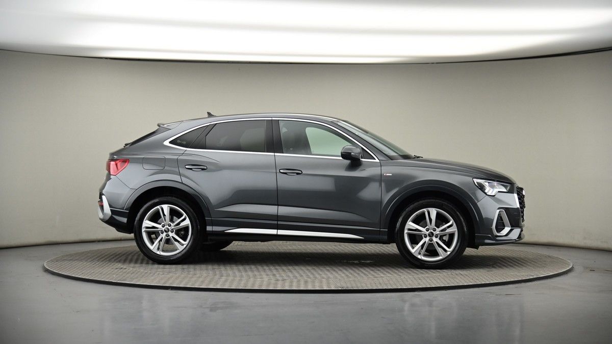 More views of Audi Q3