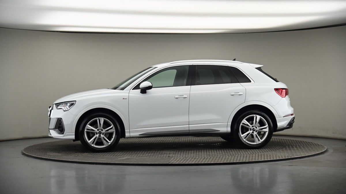 More views of Audi Q3
