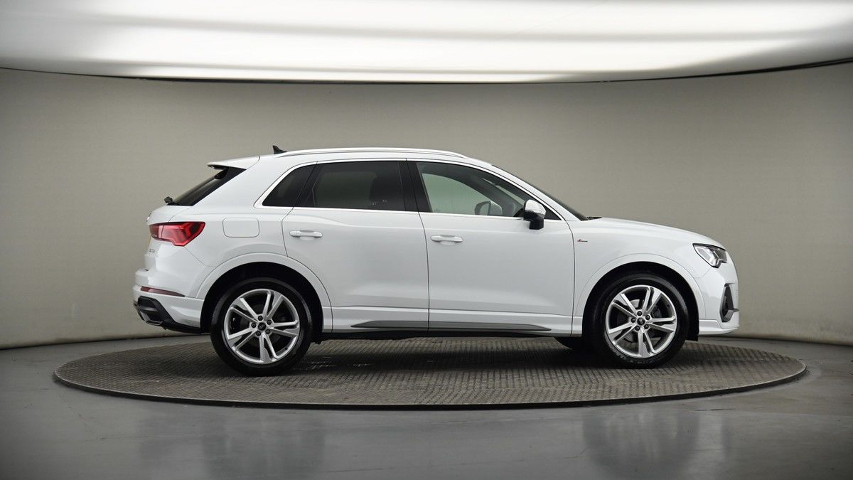 More views of Audi Q3