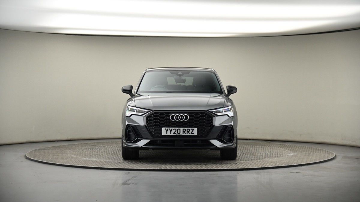 Audi Q3 Image 18