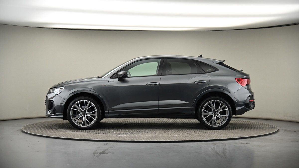 Audi Q3 Image 19