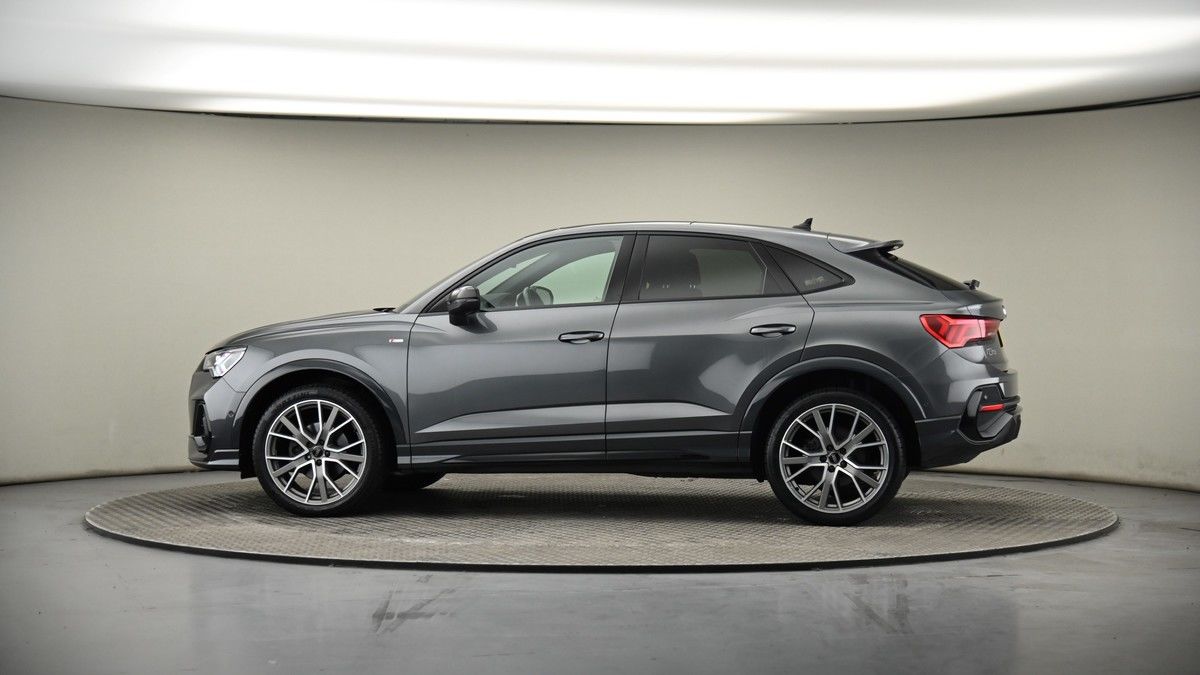 More views of Audi Q3