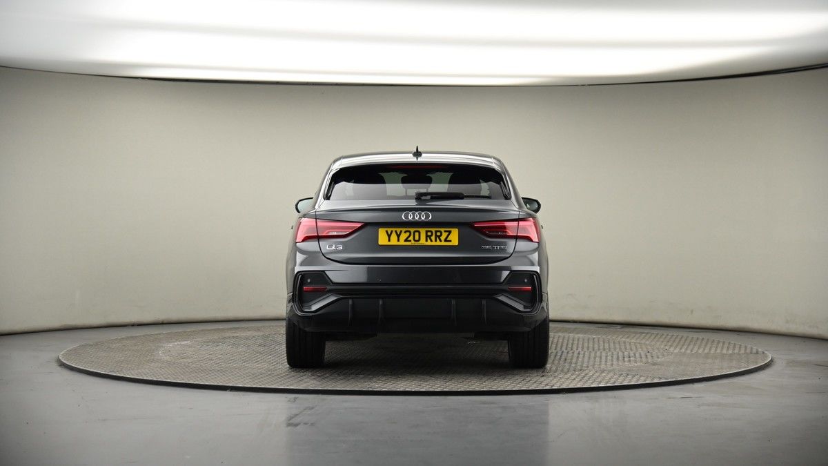 Audi Q3 Image 17