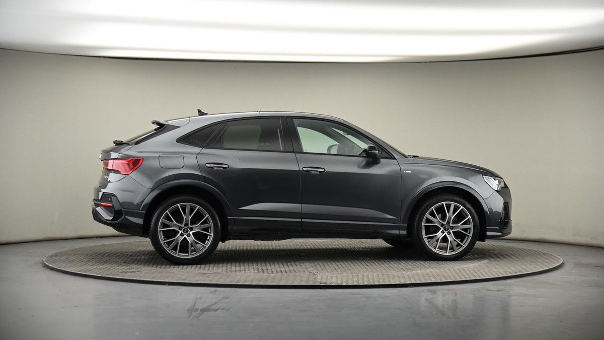 More views of Audi Q3