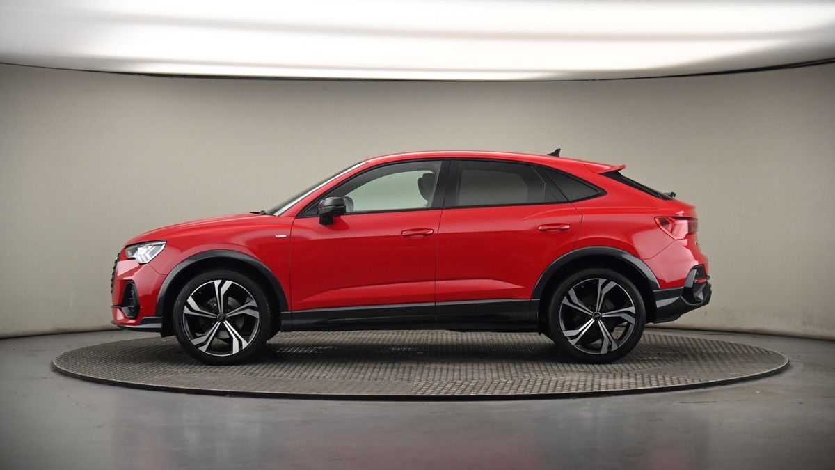 Audi Q3 Image 18