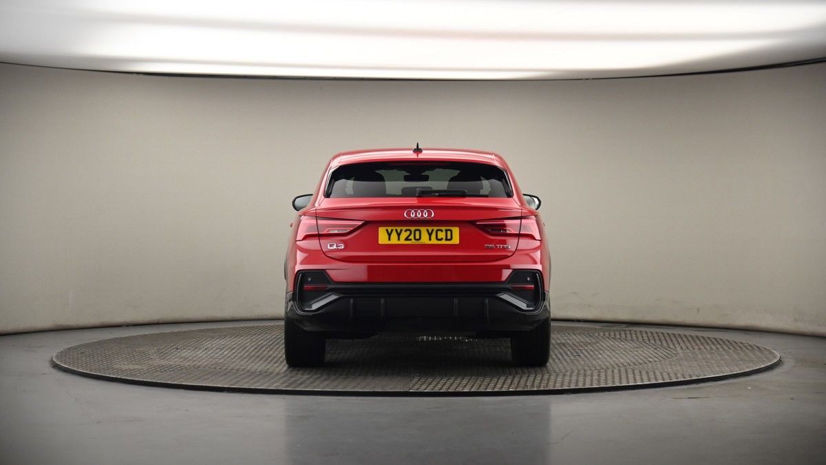 Audi Q3 Image 16