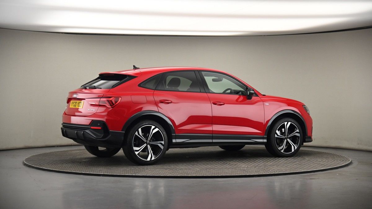 More views of Audi Q3