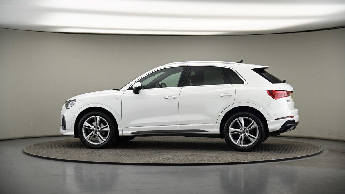 More views of Audi Q3