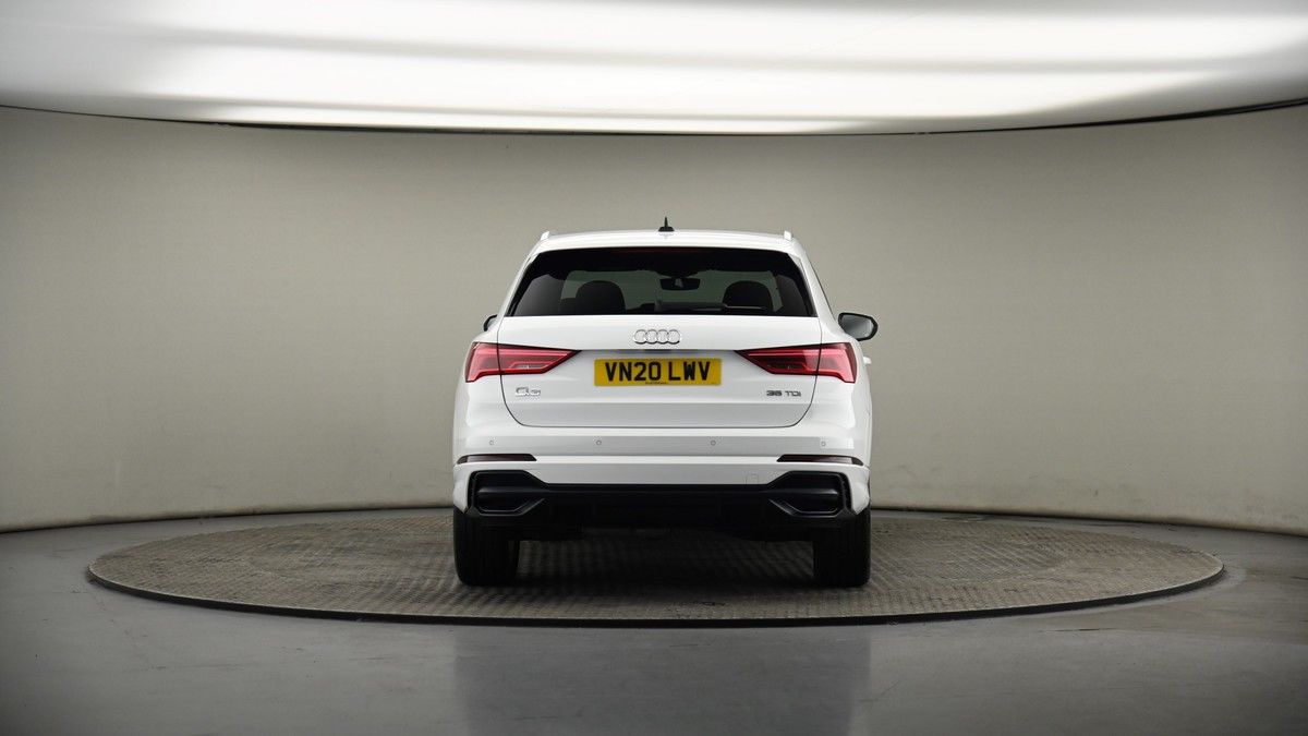 Audi Q3 Image 16