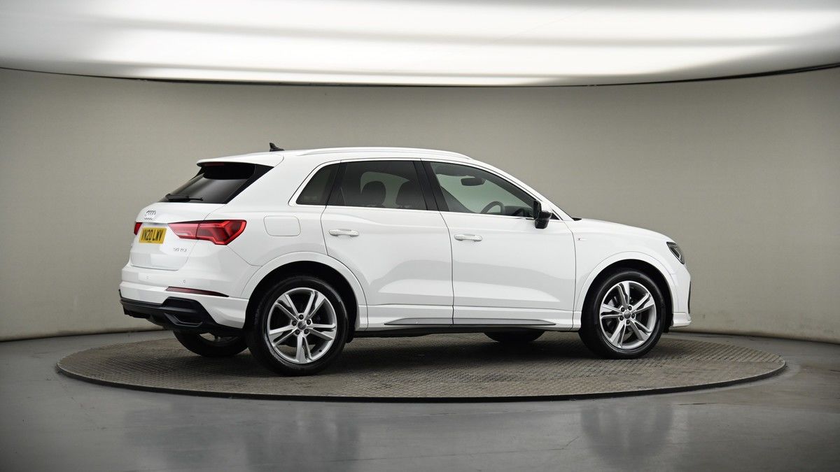 More views of Audi Q3