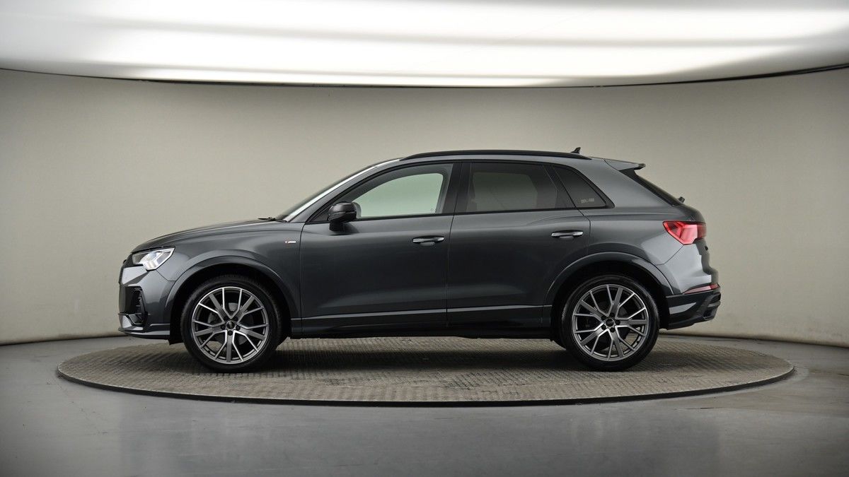 Audi Q3 Image 19