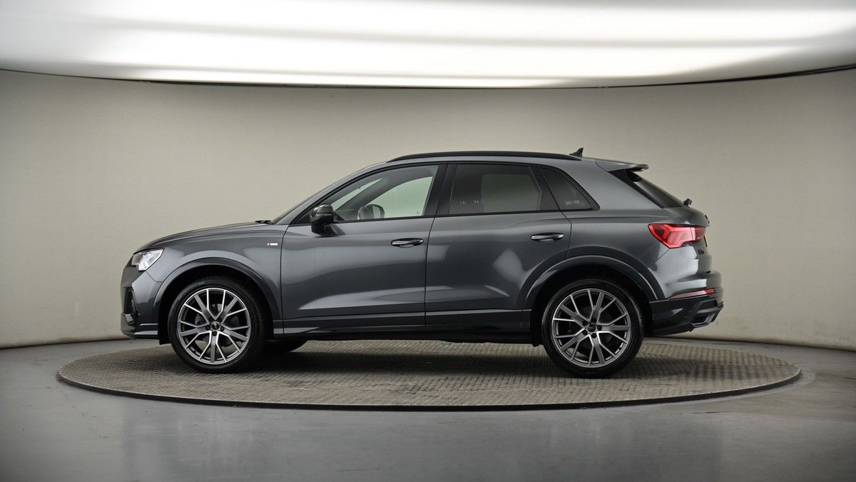 More views of Audi Q3