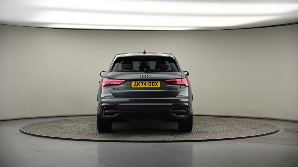 Audi Q3 Image 17