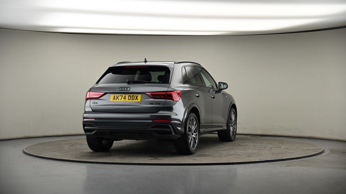 More views of Audi Q3