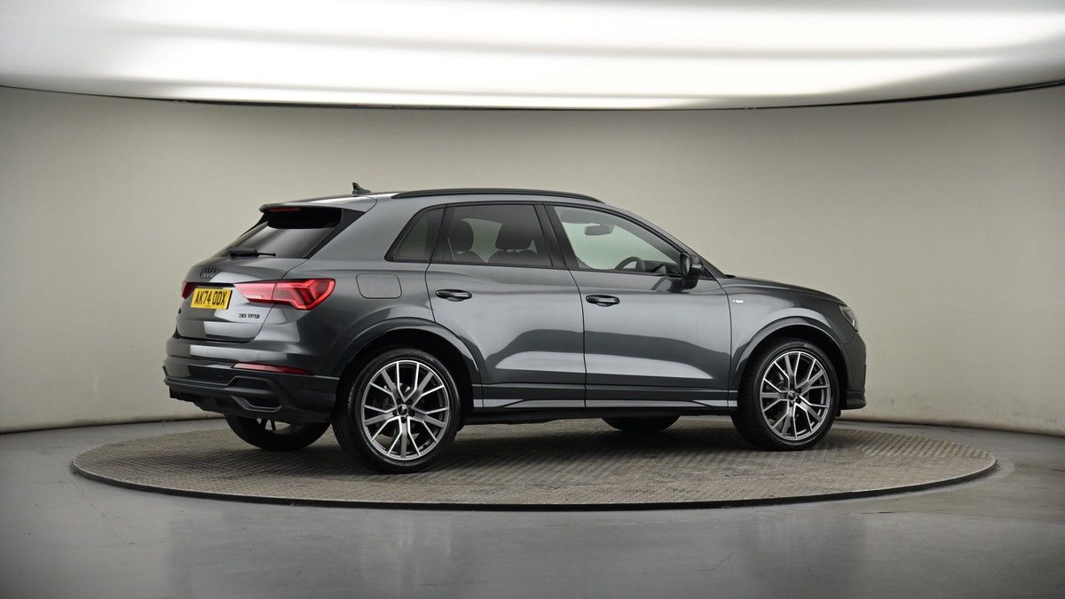 More views of Audi Q3