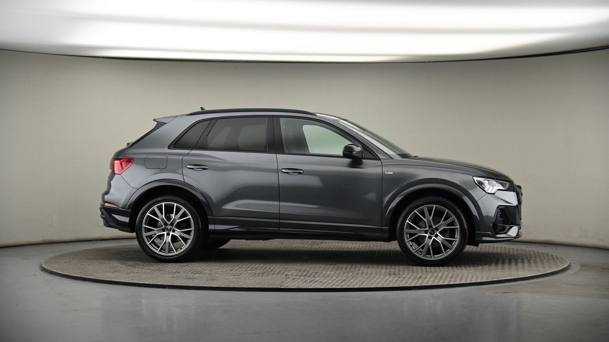 More views of Audi Q3