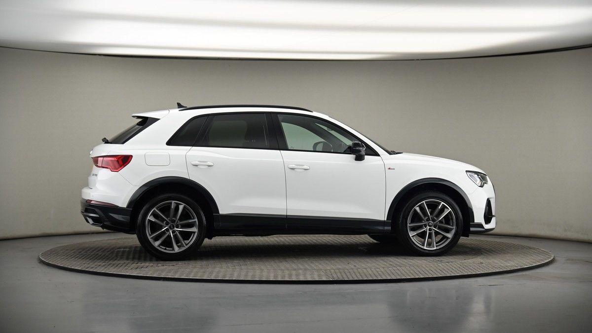 More views of Audi Q3