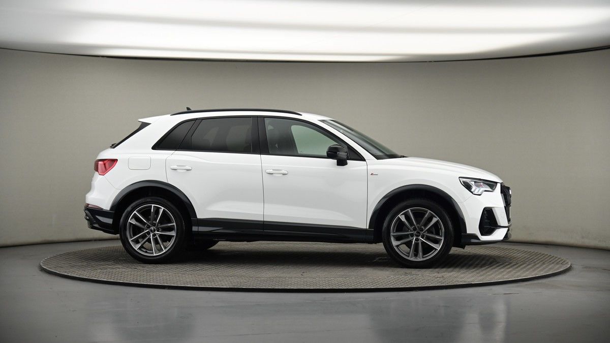 More views of Audi Q3
