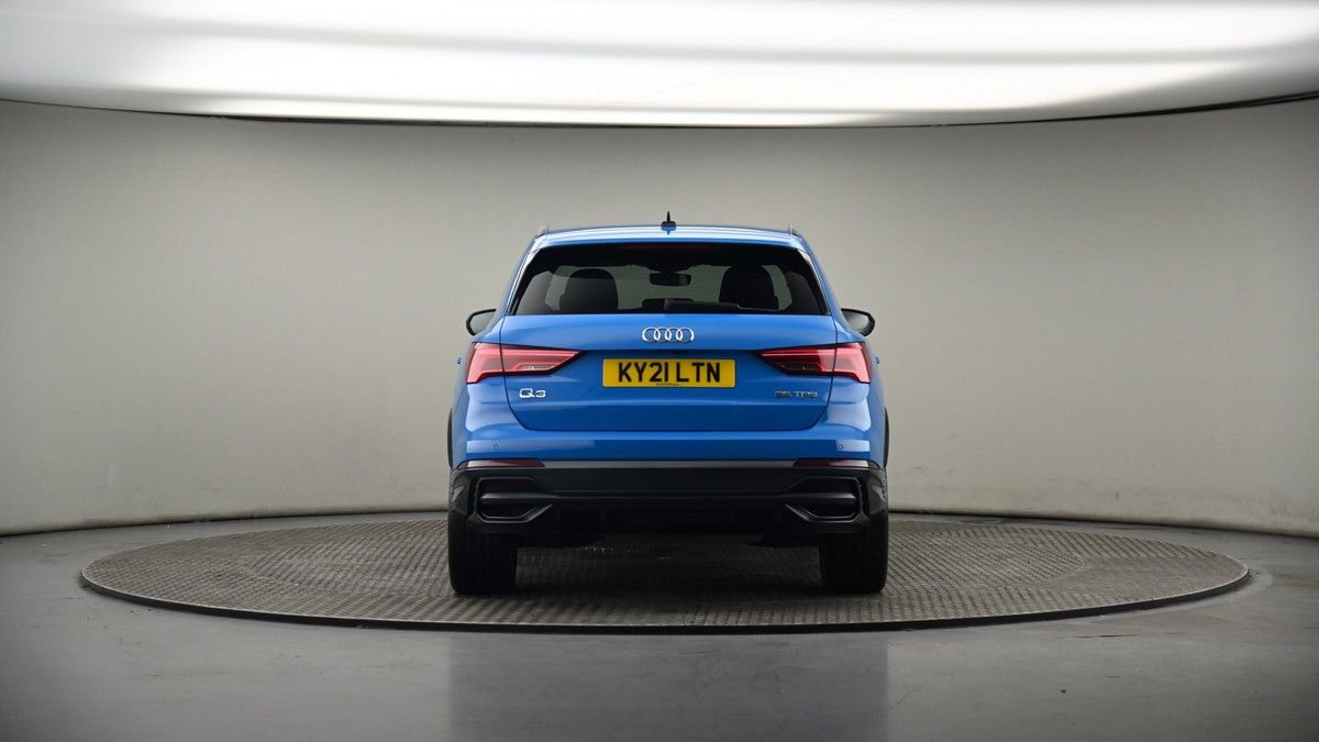 Audi Q3 Image 17
