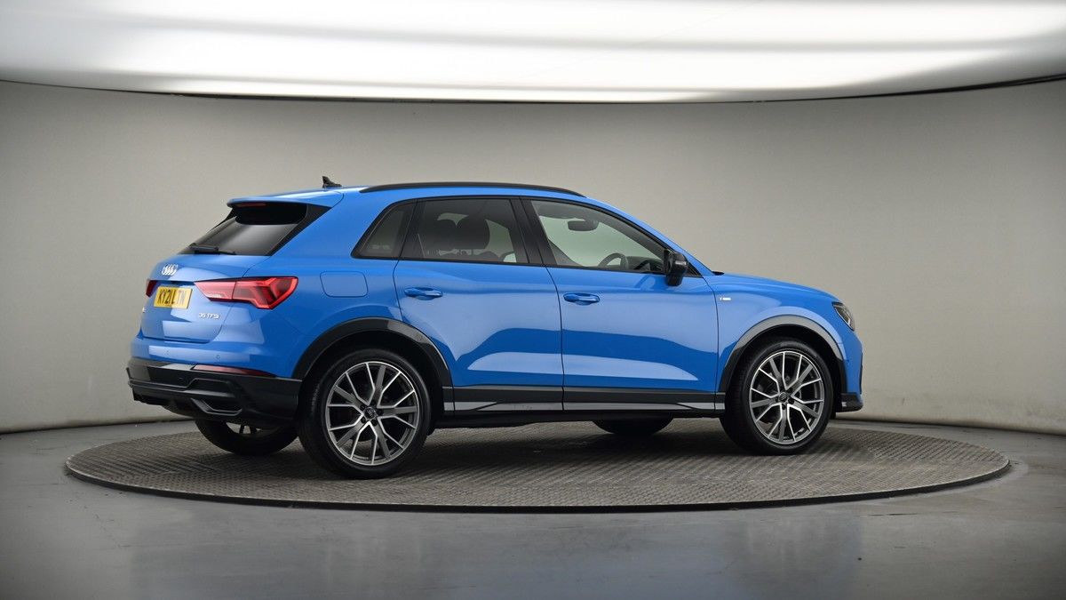 More views of Audi Q3