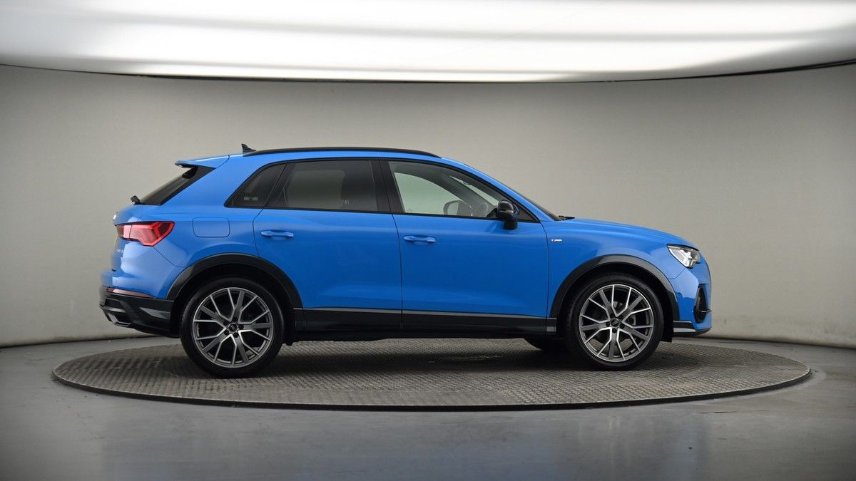 More views of Audi Q3