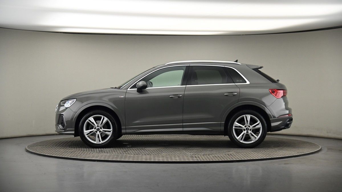 Audi Q3 Image 19