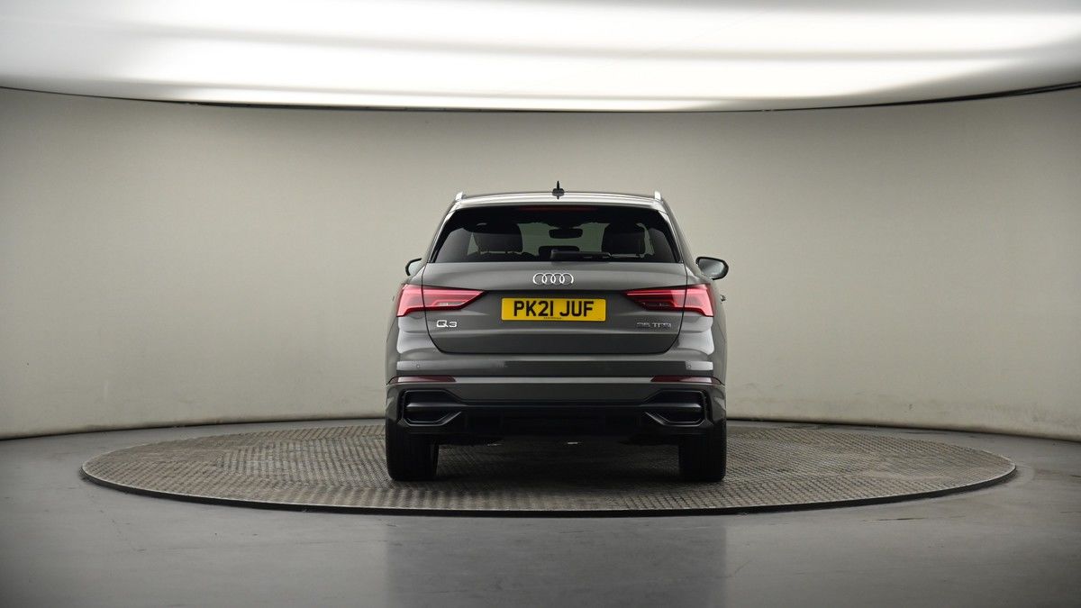 Audi Q3 Image 17