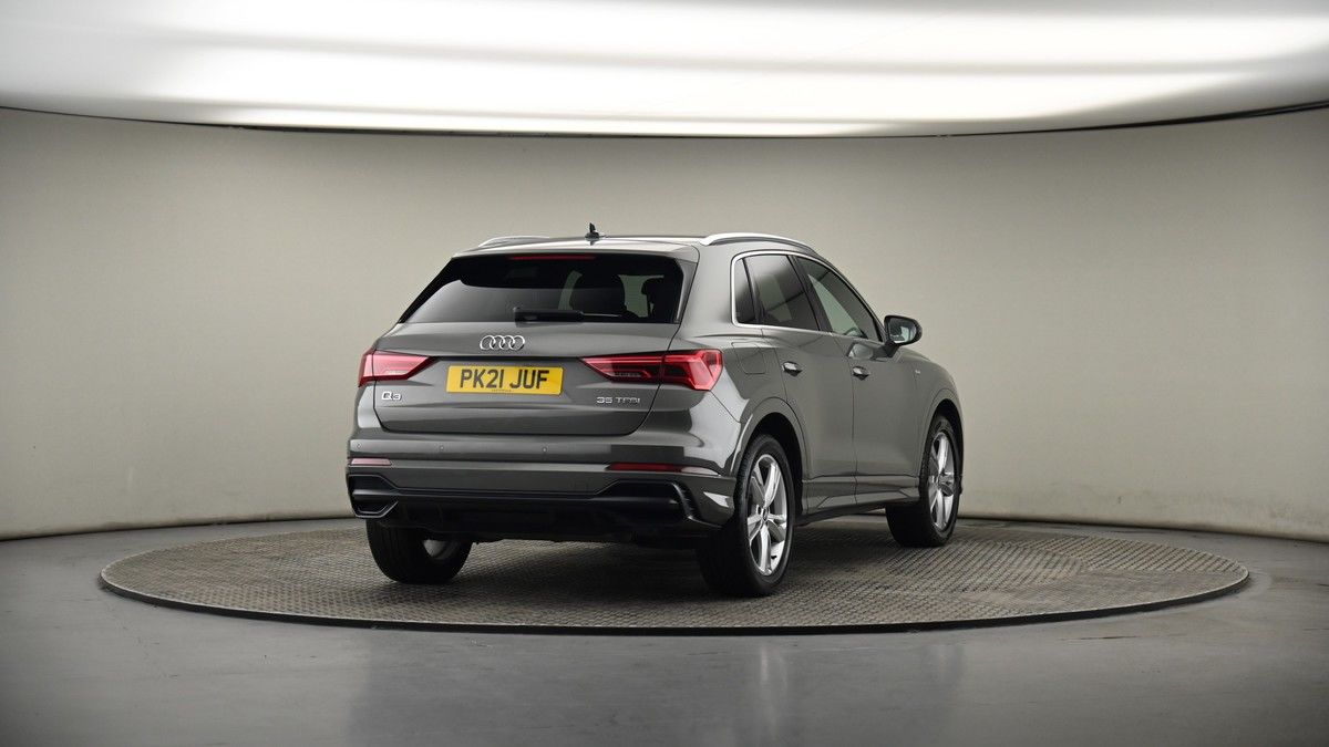More views of Audi Q3