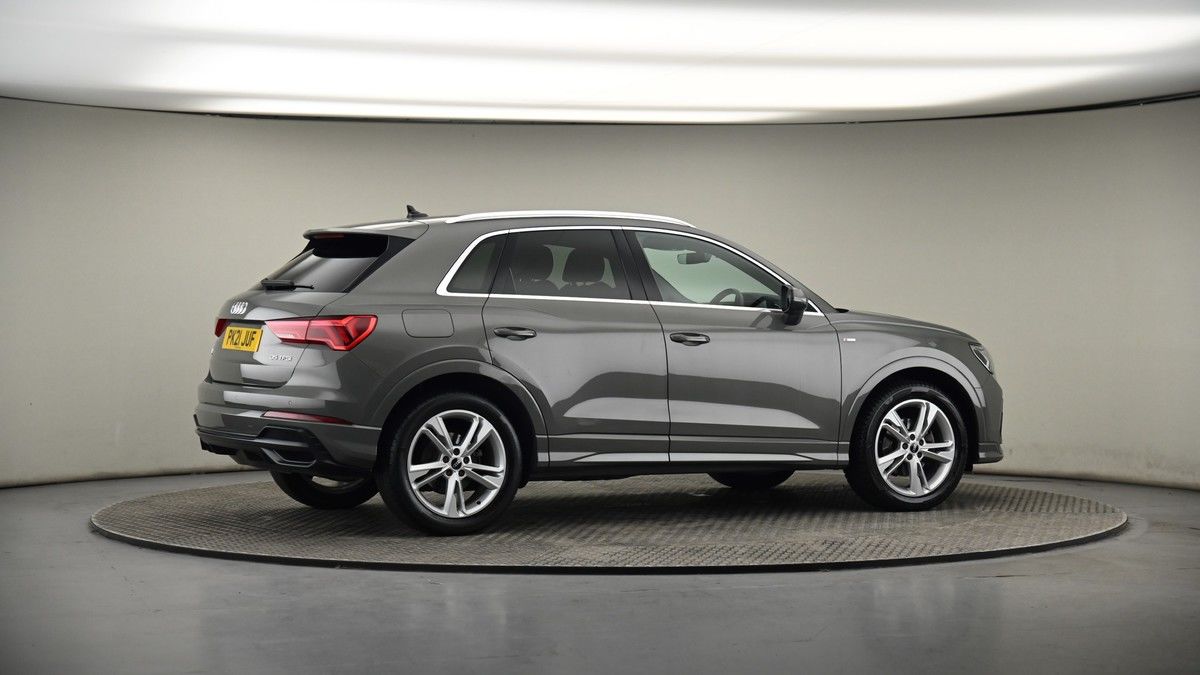 More views of Audi Q3