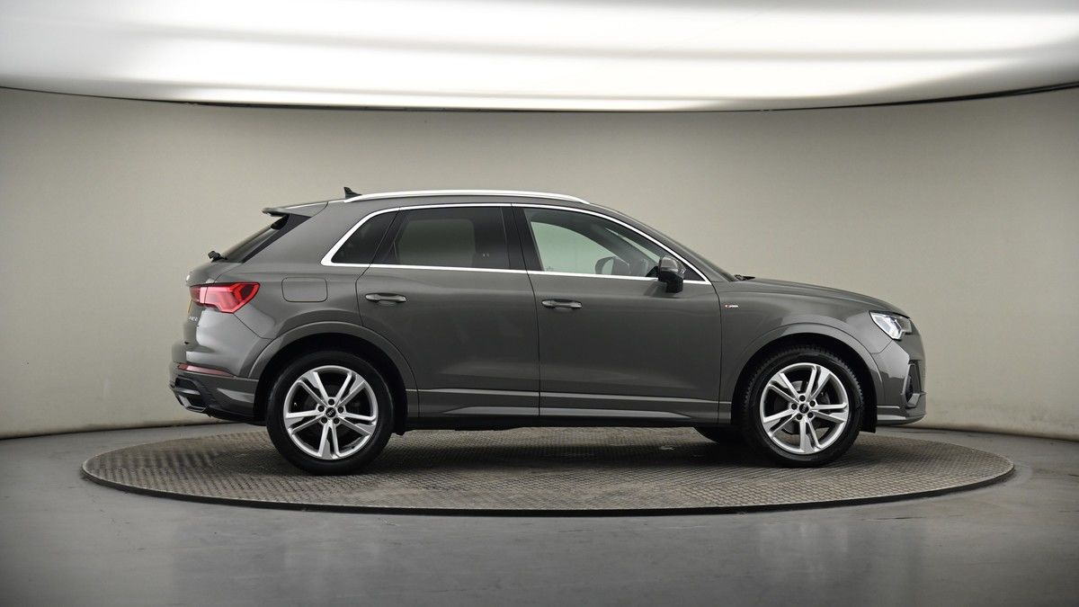More views of Audi Q3