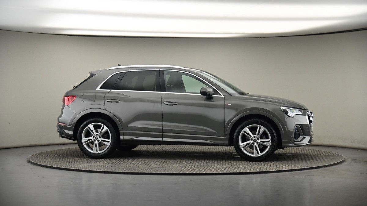 More views of Audi Q3