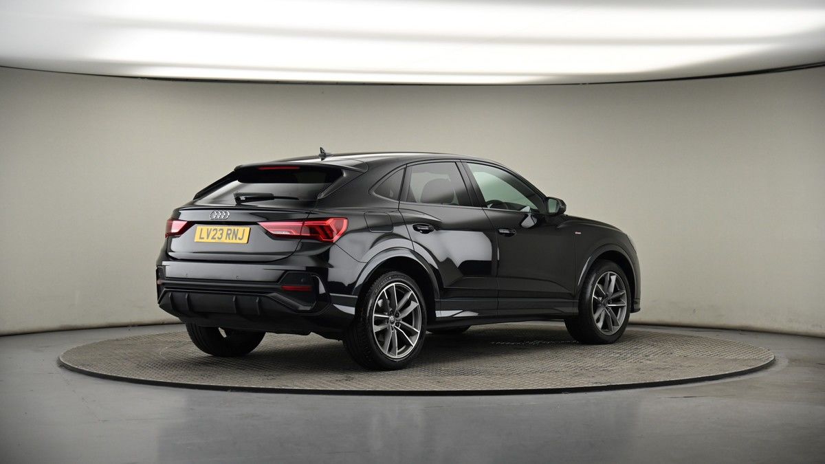 Audi Q3 Image 6