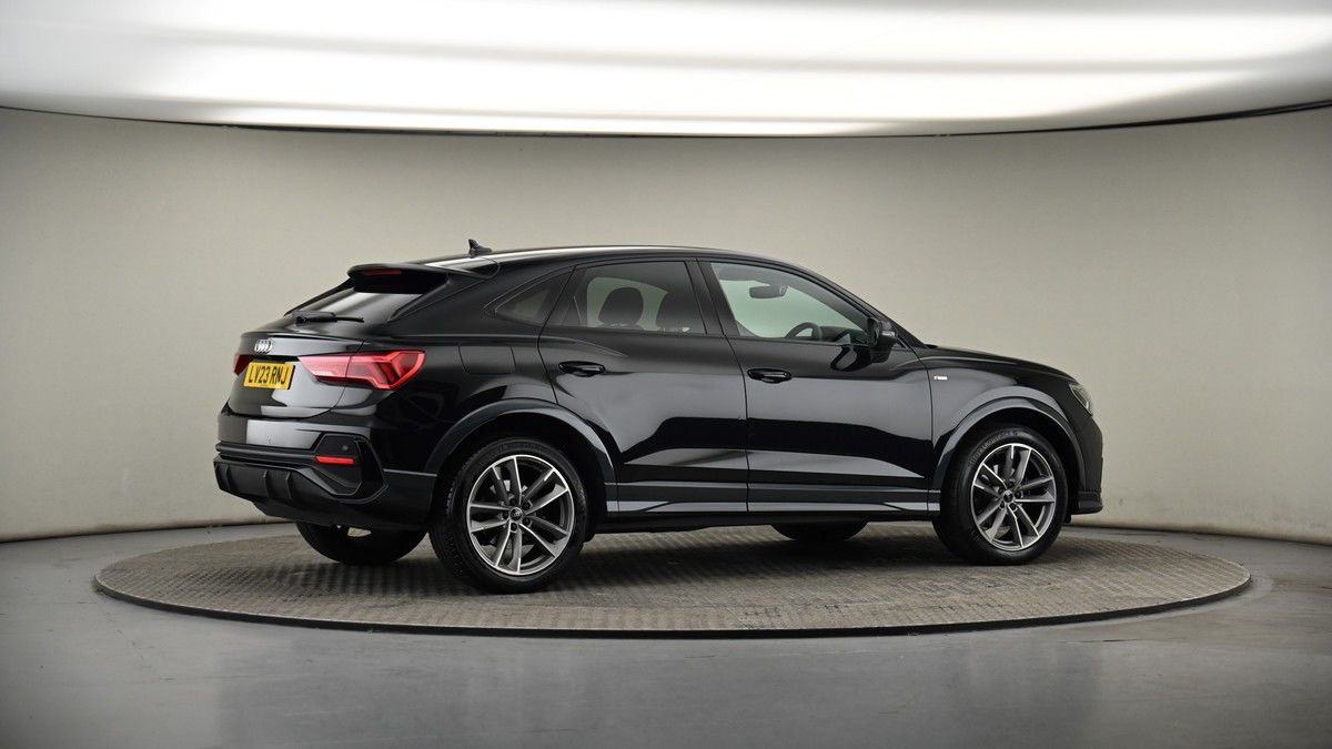 More views of Audi Q3