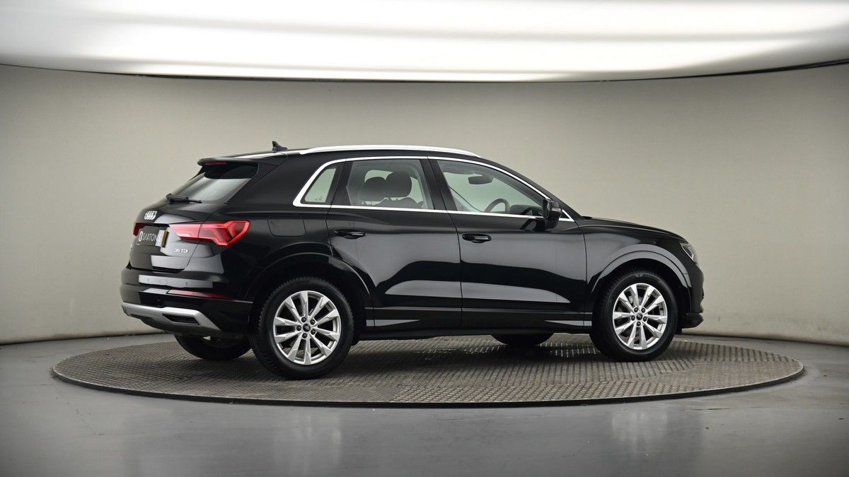 More views of Audi Q3