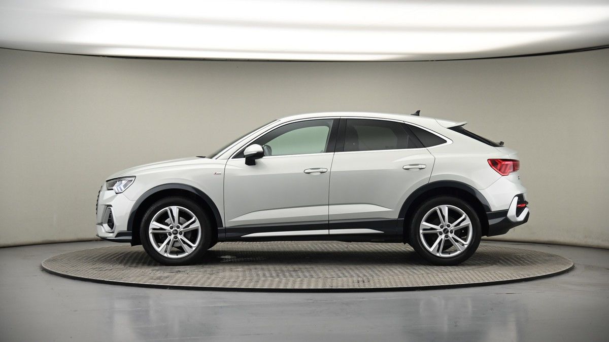 Audi Q3 Image 19
