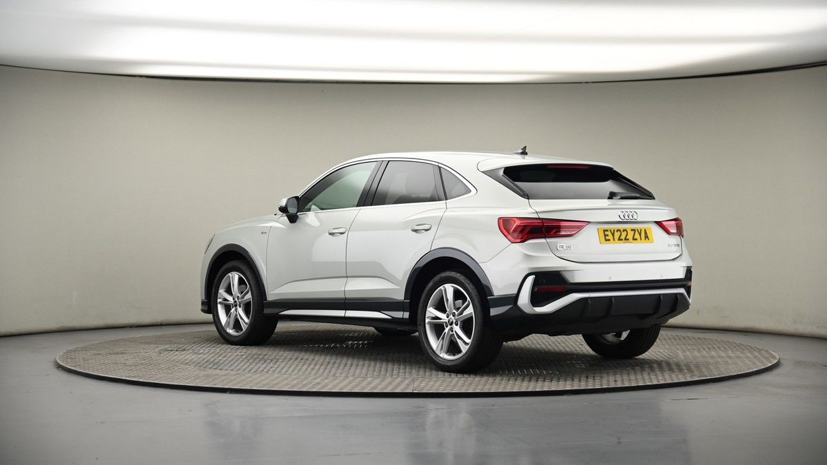 More views of Audi Q3