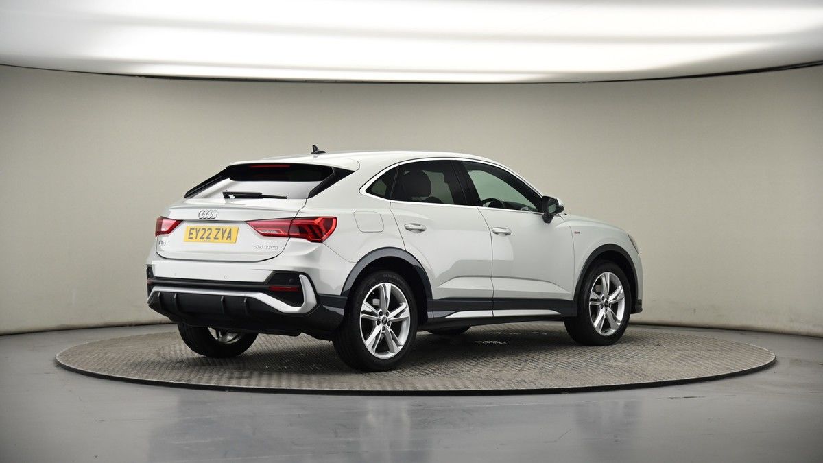 Audi Q3 Image 7