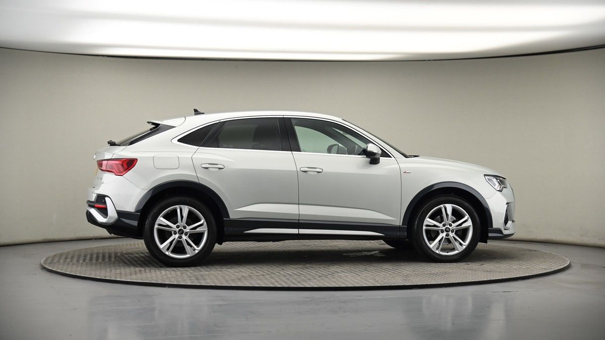 More views of Audi Q3
