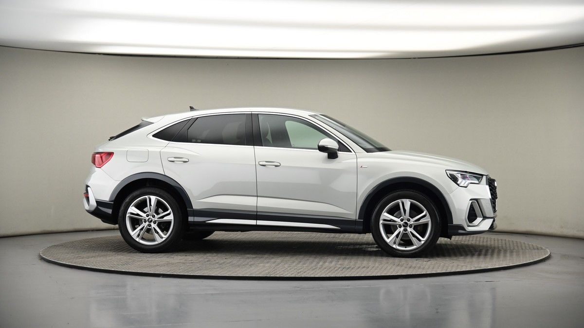 More views of Audi Q3