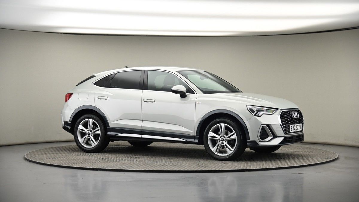 Audi Q3 Image 6