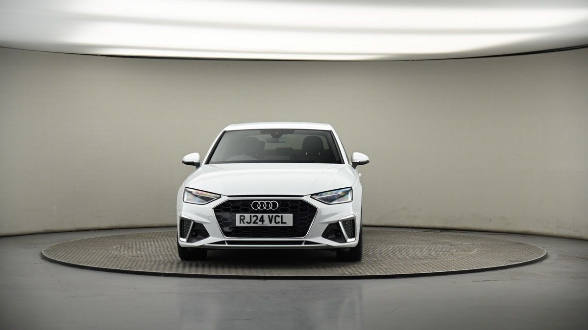 Audi A4 Image 18