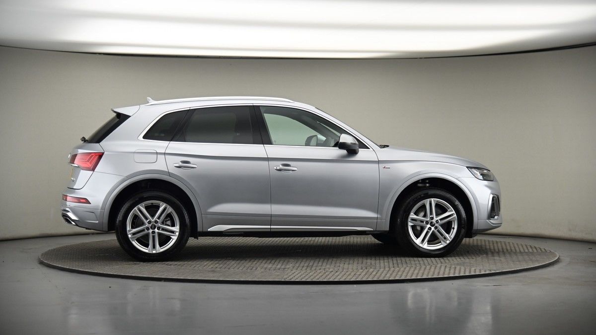 More views of Audi Q5