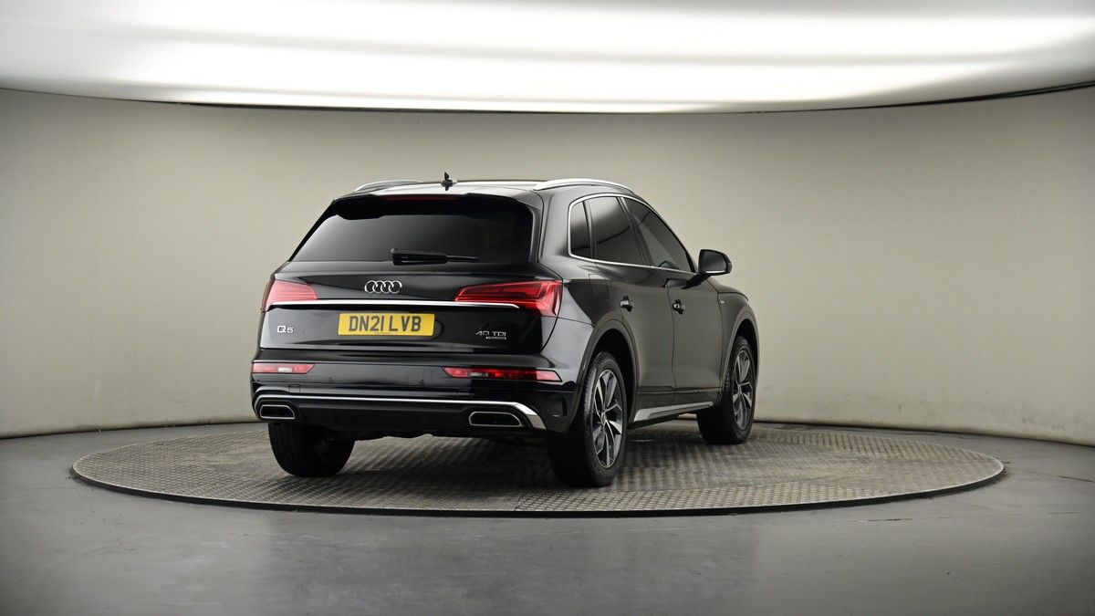 More views of Audi Q5