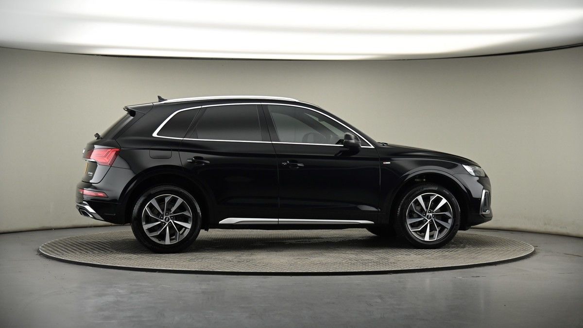 More views of Audi Q5