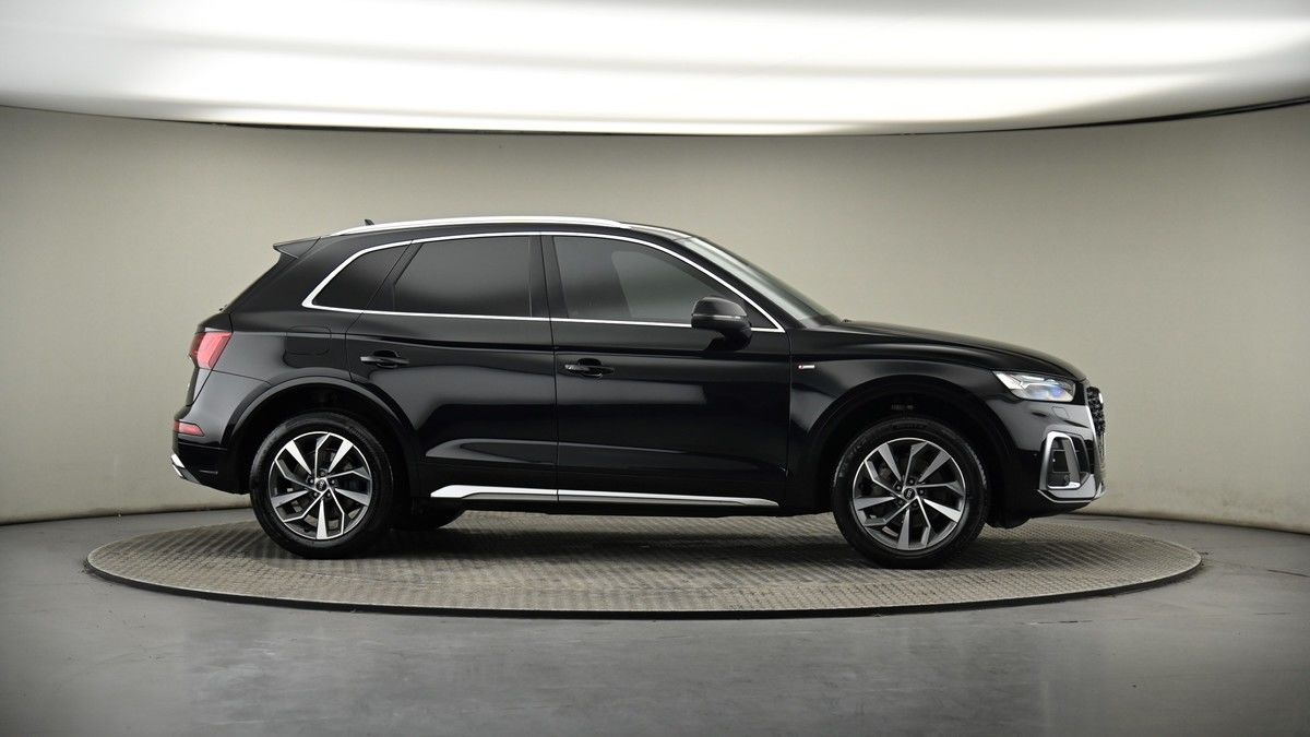 More views of Audi Q5