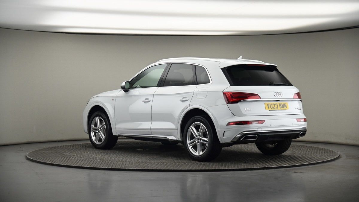 More views of Audi Q5