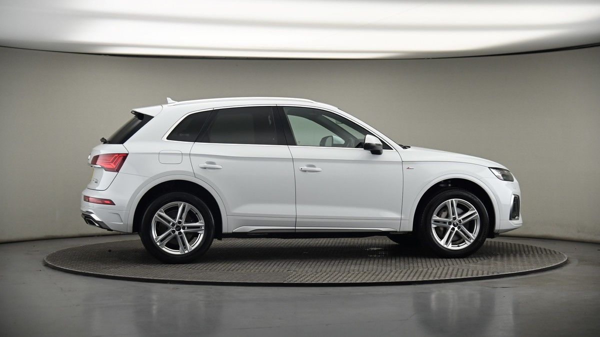 More views of Audi Q5
