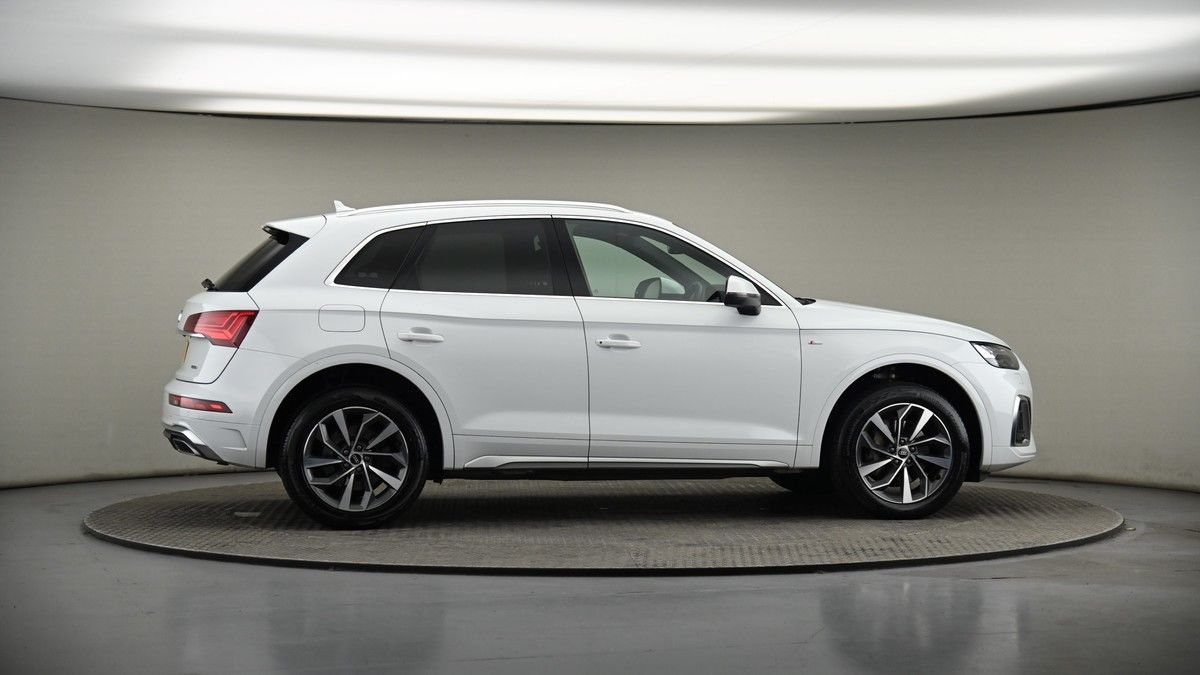 More views of Audi Q5