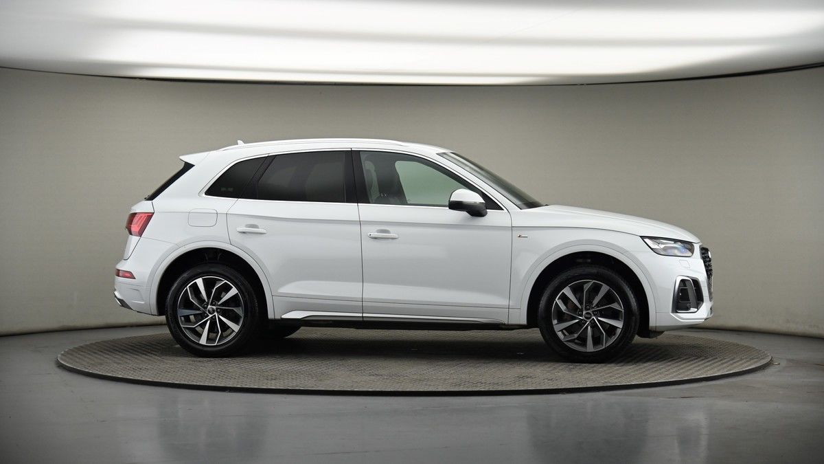 More views of Audi Q5