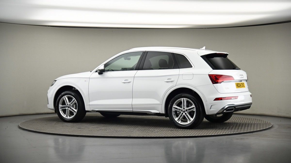 More views of Audi Q5